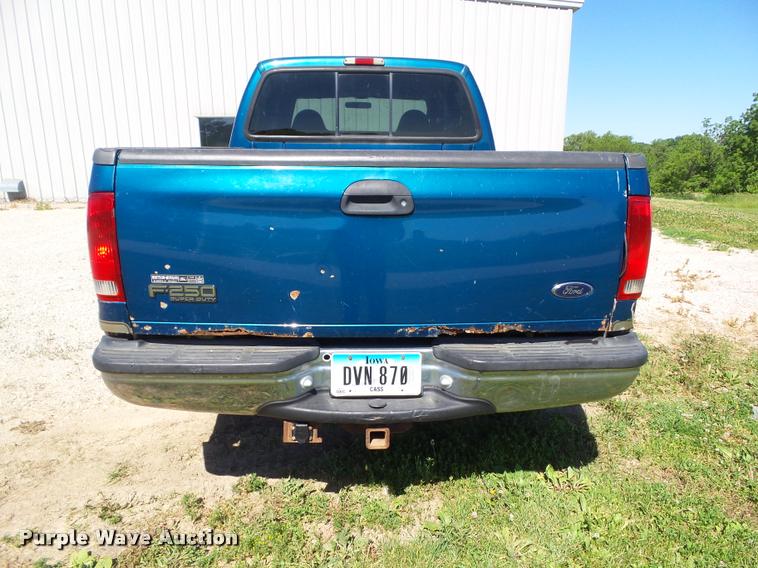 image for item DH9331 2000 Ford F250 Super Duty Crew Cab pickup truck