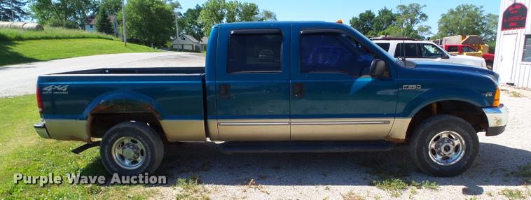 image for item DH9331 2000 Ford F250 Super Duty Crew Cab pickup truck