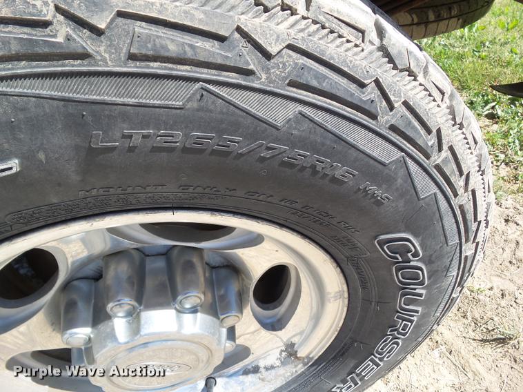 image for item DH9331 2000 Ford F250 Super Duty Crew Cab pickup truck