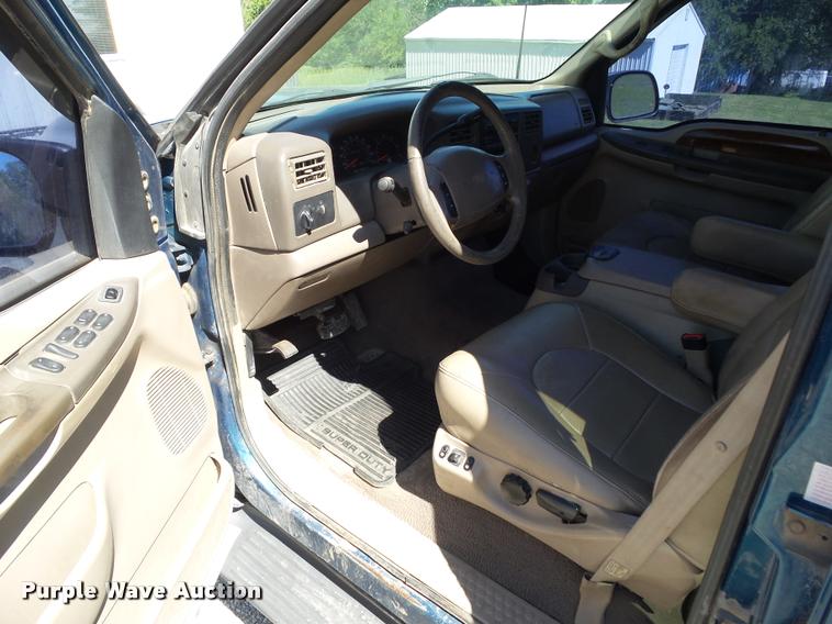 image for item DH9331 2000 Ford F250 Super Duty Crew Cab pickup truck