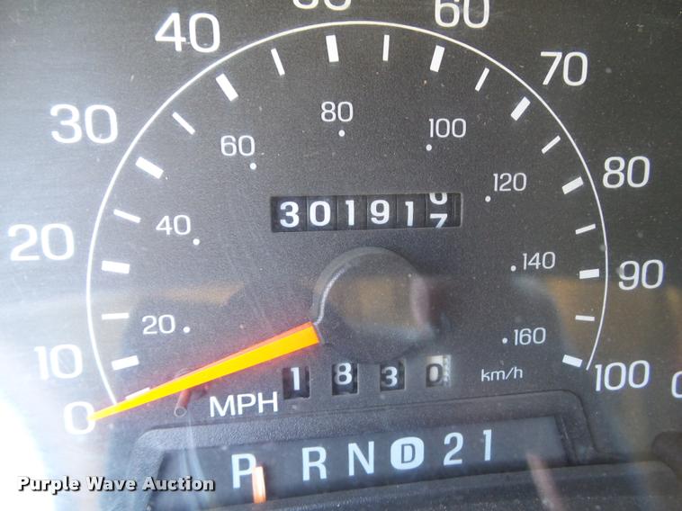 image for item DH9331 2000 Ford F250 Super Duty Crew Cab pickup truck