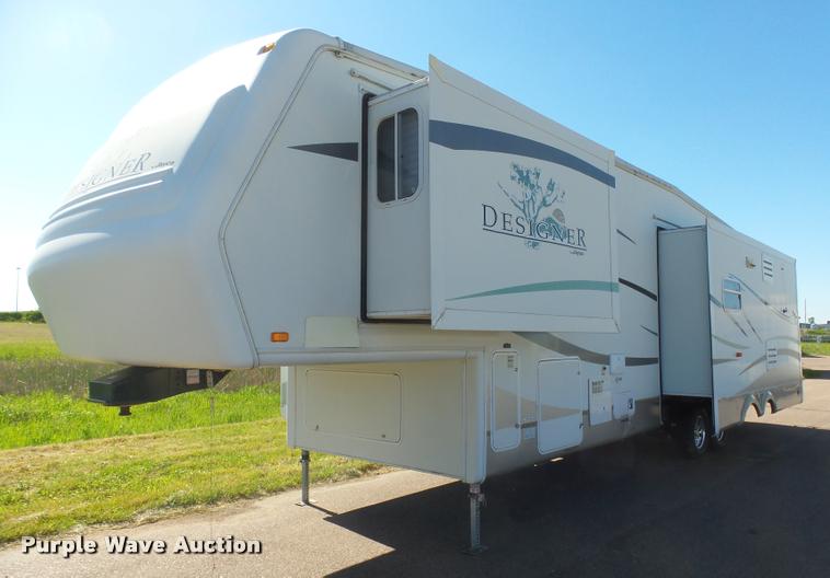 image for item DH9657 2005 Jayco Designer camper