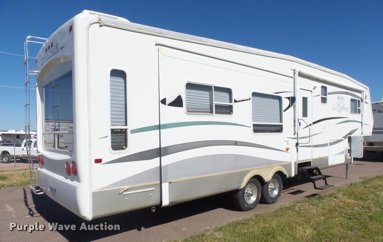 image for item DH9657 2005 Jayco Designer camper