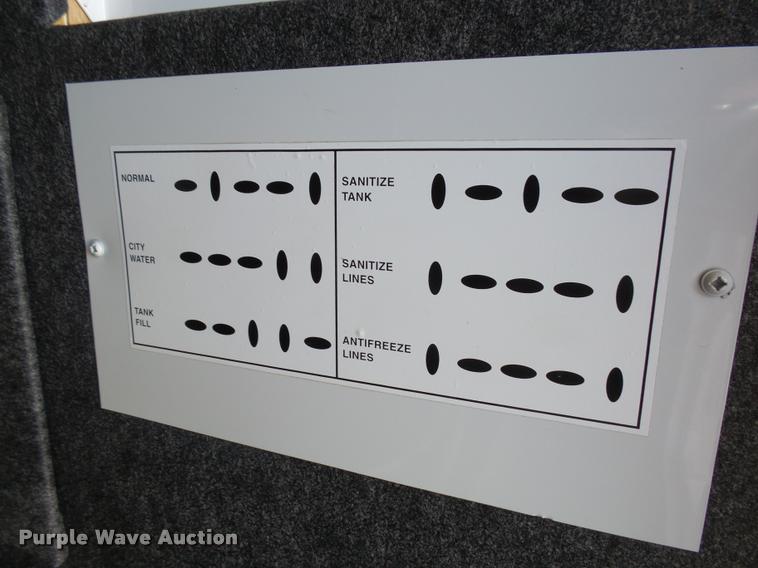 image for item DH9657 2005 Jayco Designer camper