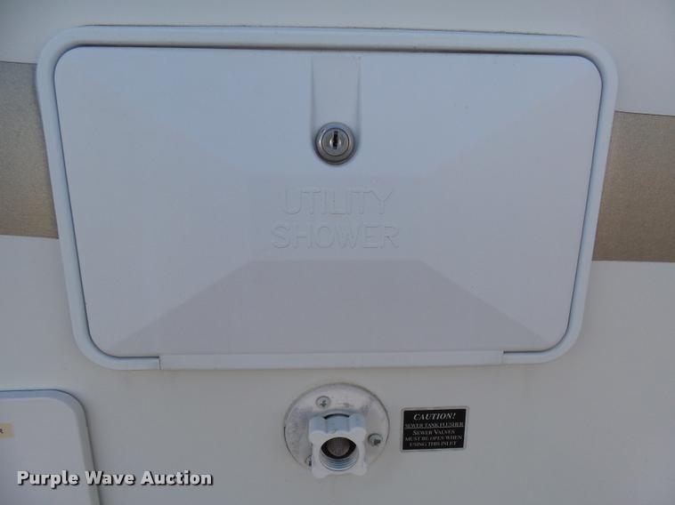 image for item DH9657 2005 Jayco Designer camper