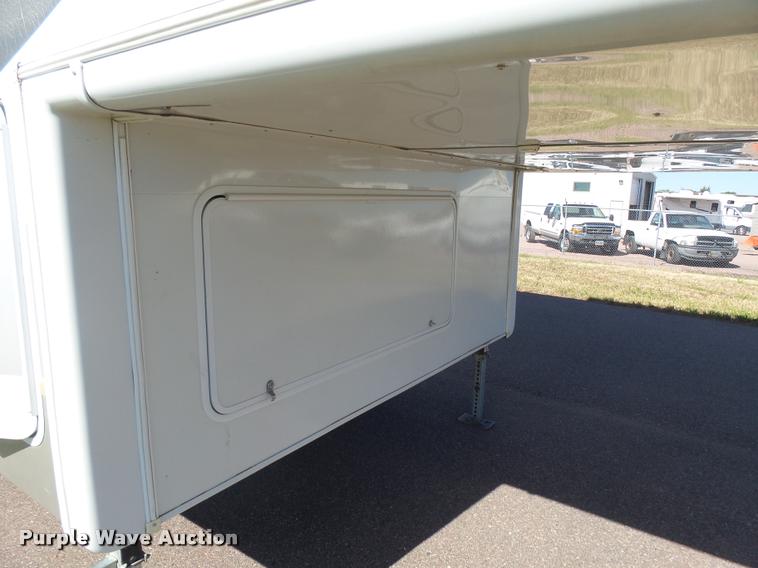 image for item DH9657 2005 Jayco Designer camper