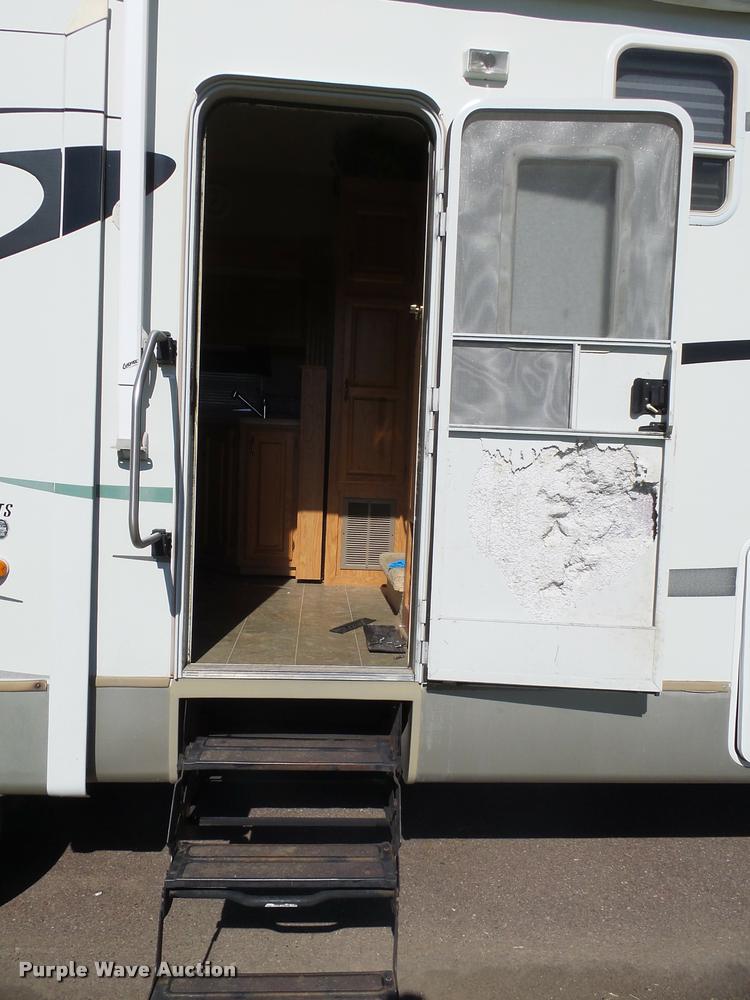 image for item DH9657 2005 Jayco Designer camper