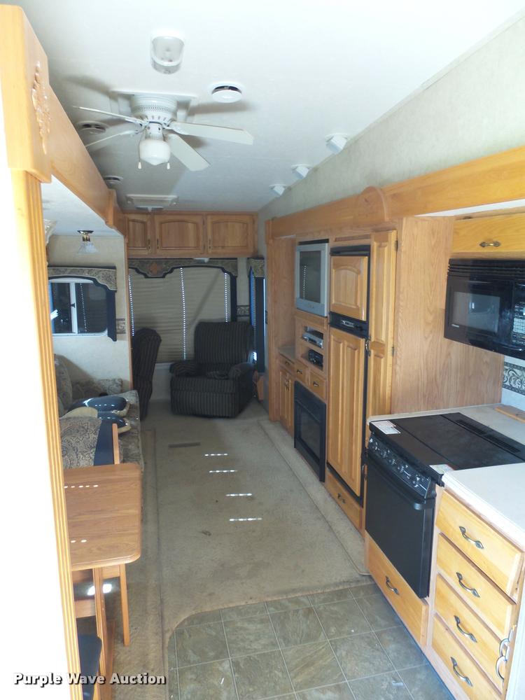 image for item DH9657 2005 Jayco Designer camper