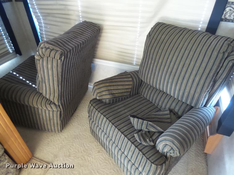 image for item DH9657 2005 Jayco Designer camper