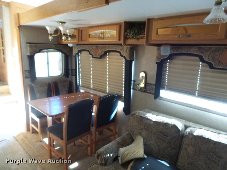 image for item DH9657 2005 Jayco Designer camper