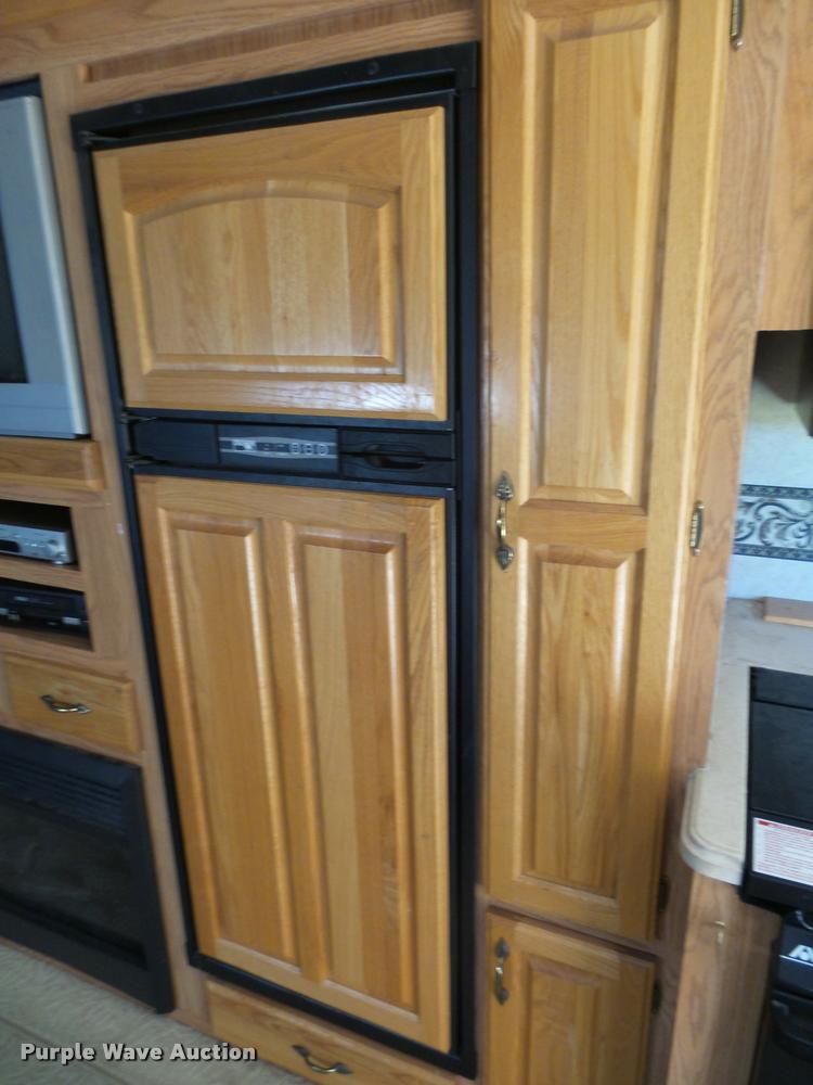 image for item DH9657 2005 Jayco Designer camper