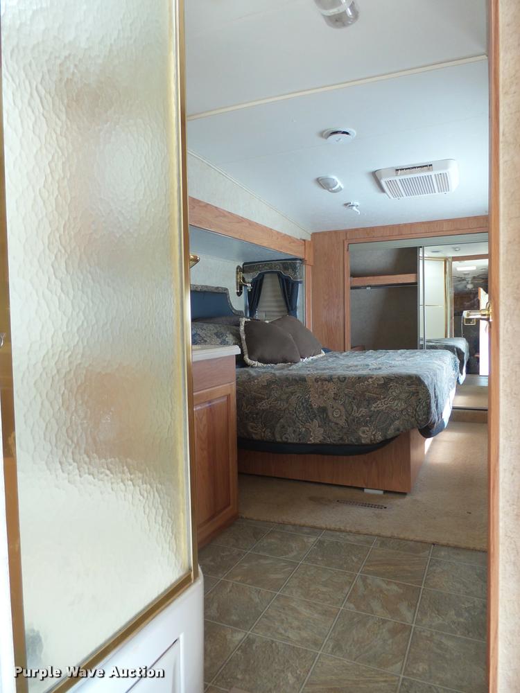 image for item DH9657 2005 Jayco Designer camper