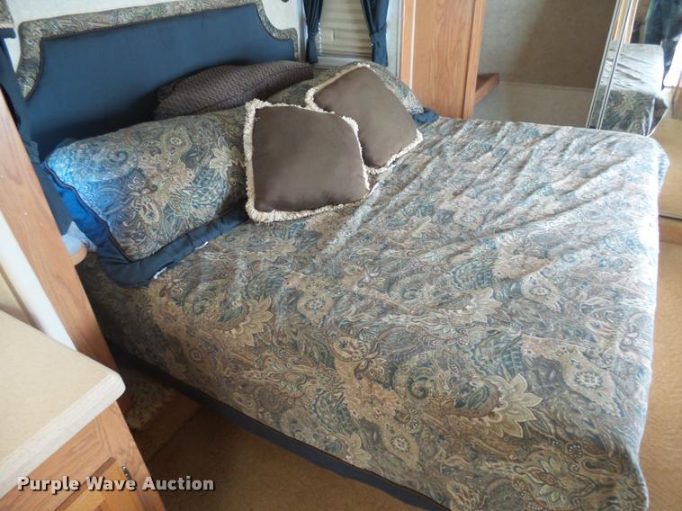 image for item DH9657 2005 Jayco Designer camper