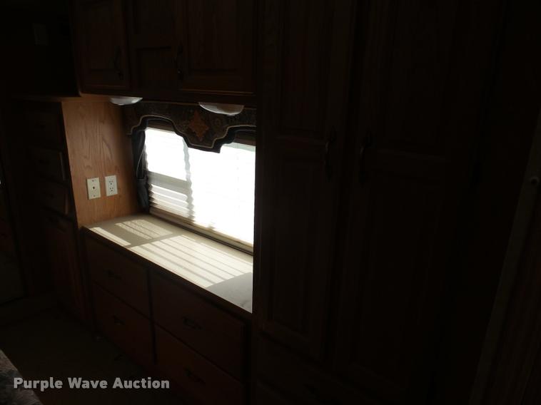 image for item DH9657 2005 Jayco Designer camper