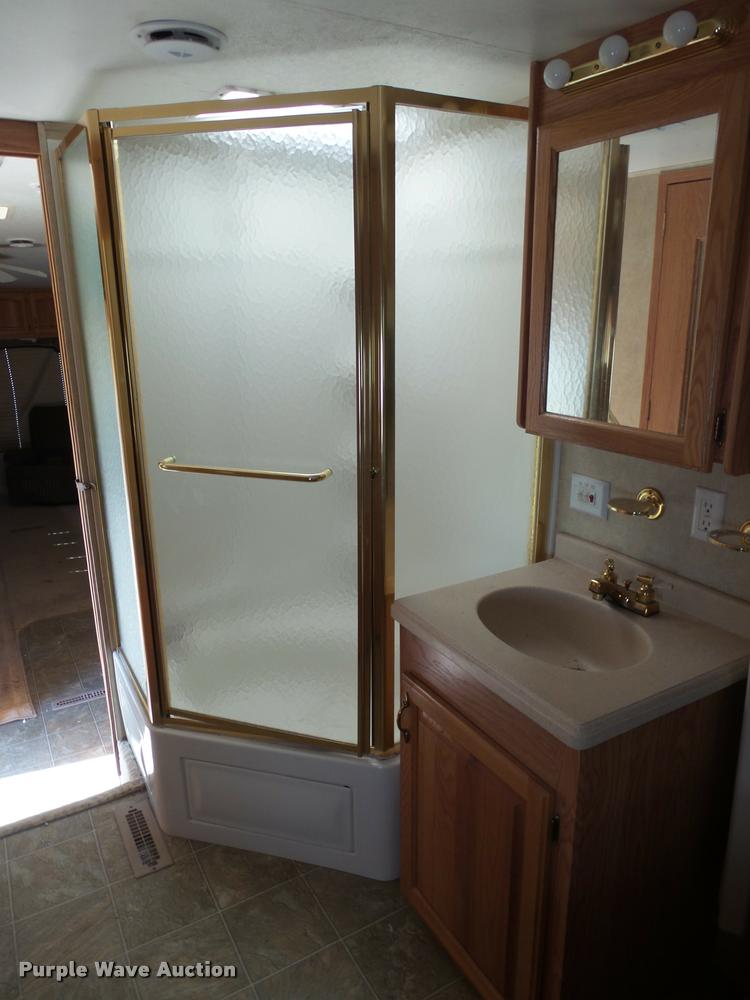 image for item DH9657 2005 Jayco Designer camper