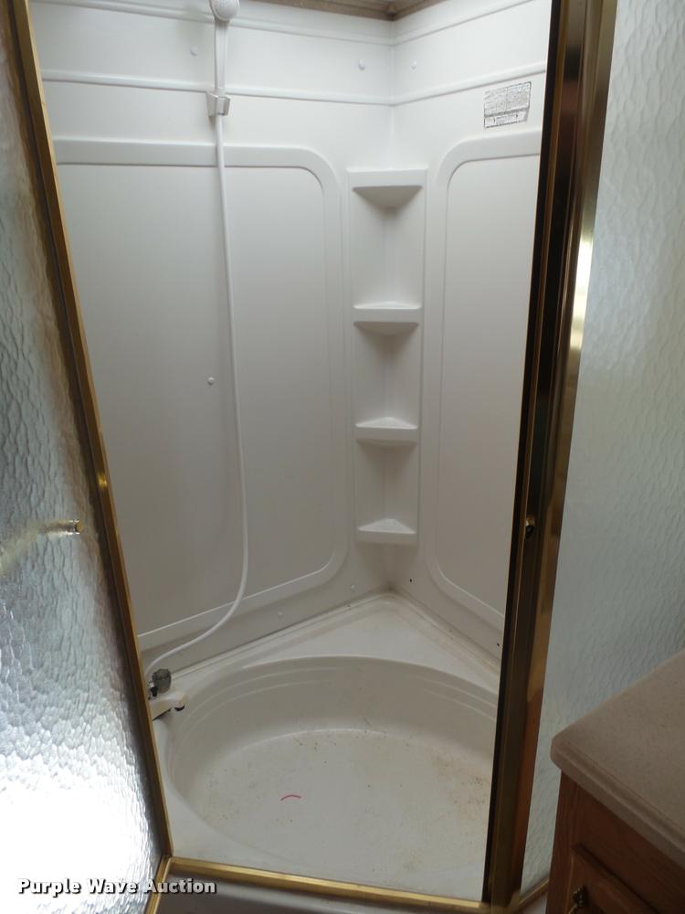 image for item DH9657 2005 Jayco Designer camper