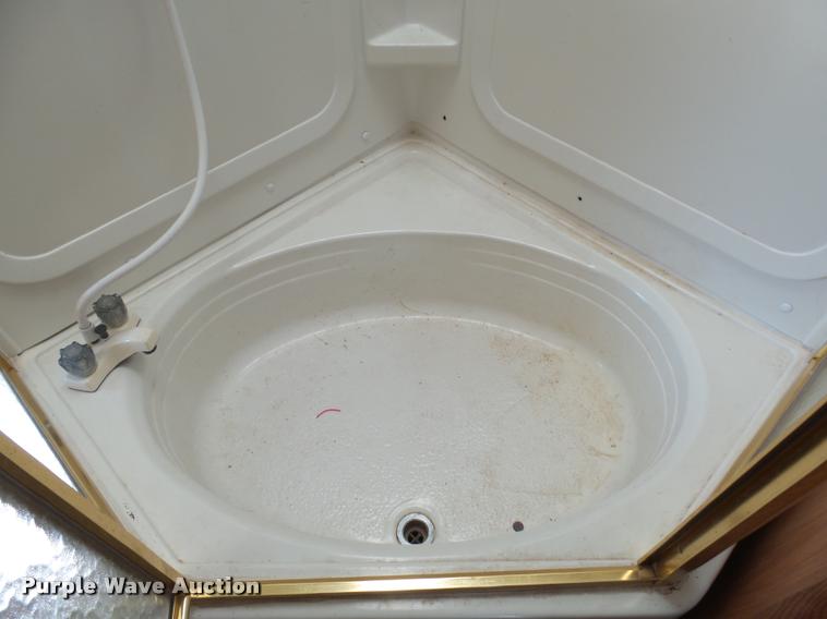 image for item DH9657 2005 Jayco Designer camper