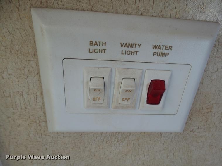 image for item DH9657 2005 Jayco Designer camper