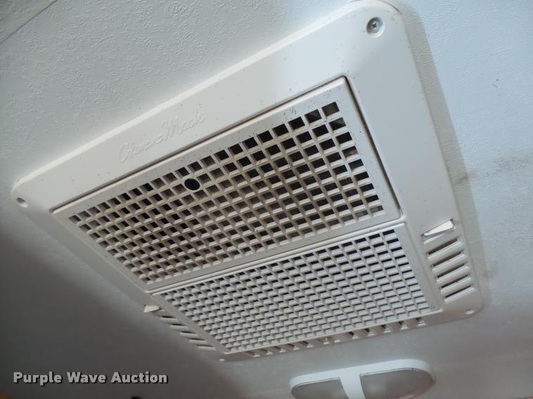 image for item DH9657 2005 Jayco Designer camper