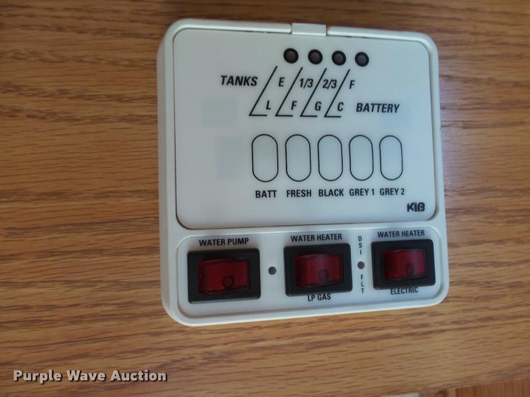 image for item DH9657 2005 Jayco Designer camper