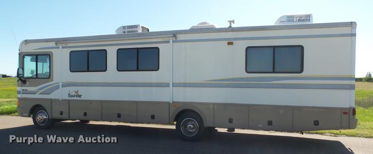 image for item DH9659 1999 Ford Fleetwood Bounder RV