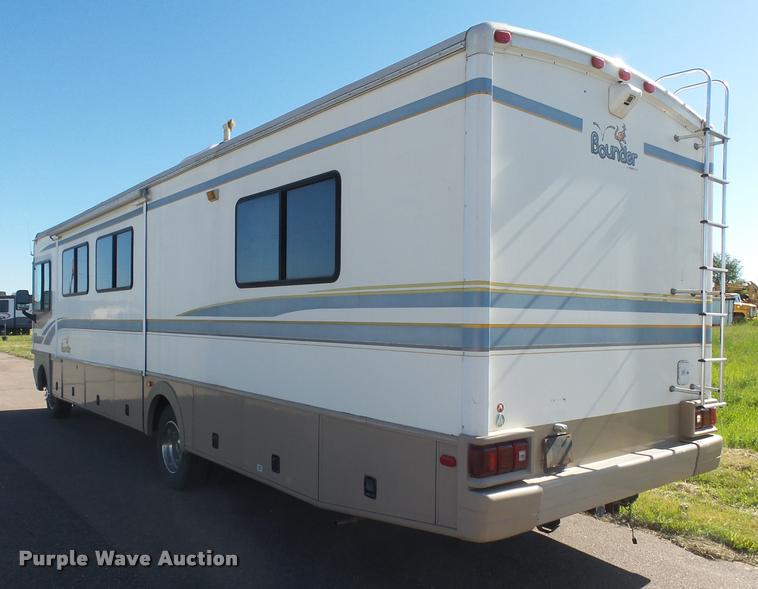 image for item DH9659 1999 Ford Fleetwood Bounder RV