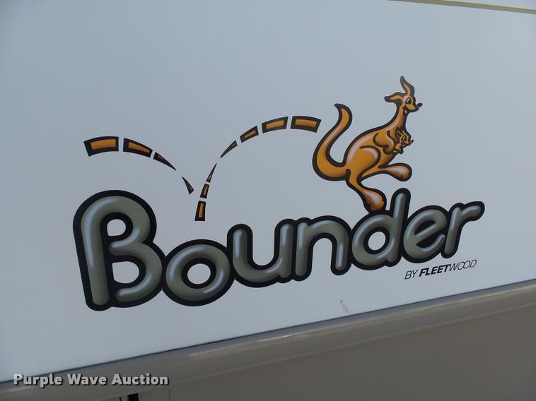 image for item DH9659 1999 Ford Fleetwood Bounder RV