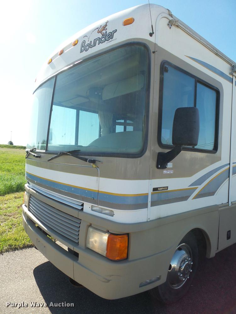 image for item DH9659 1999 Ford Fleetwood Bounder RV
