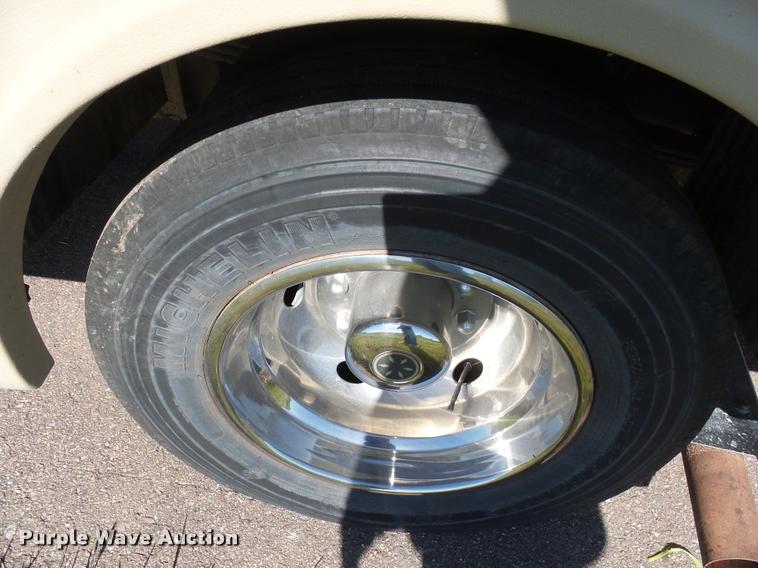 image for item DH9659 1999 Ford Fleetwood Bounder RV