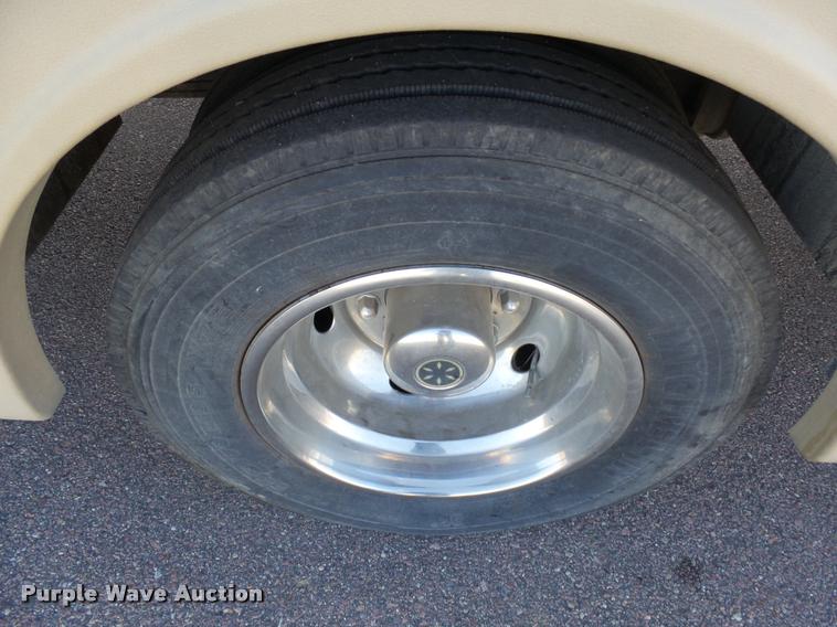 image for item DH9659 1999 Ford Fleetwood Bounder RV