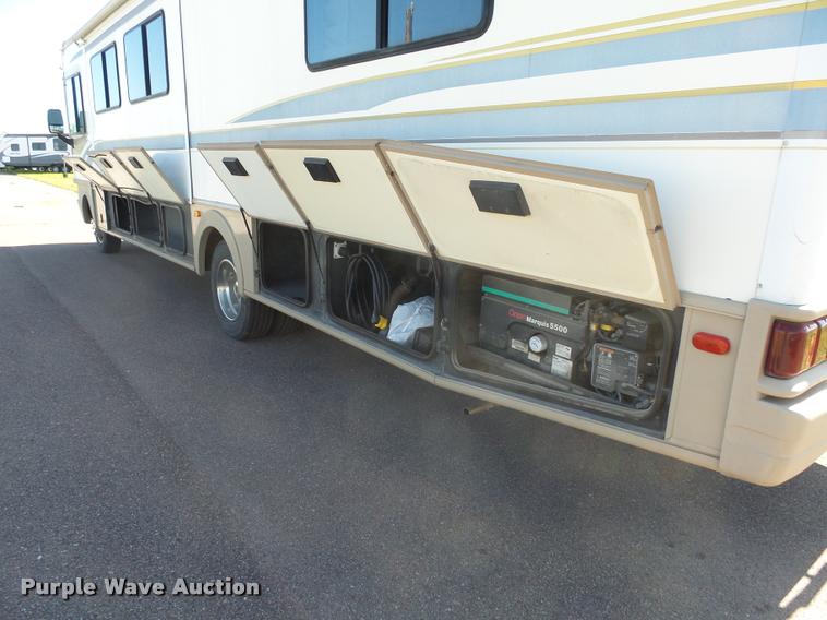 image for item DH9659 1999 Ford Fleetwood Bounder RV