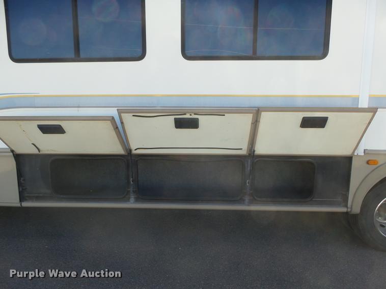 image for item DH9659 1999 Ford Fleetwood Bounder RV