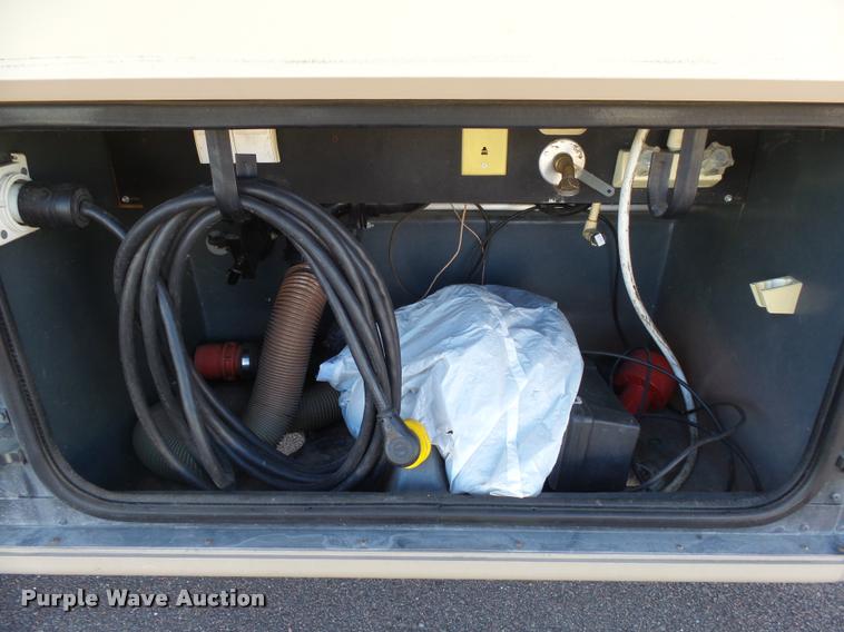 image for item DH9659 1999 Ford Fleetwood Bounder RV