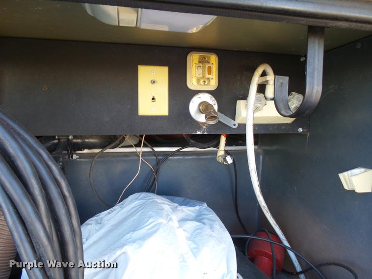 image for item DH9659 1999 Ford Fleetwood Bounder RV