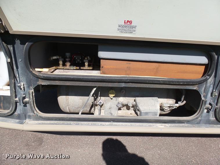 image for item DH9659 1999 Ford Fleetwood Bounder RV