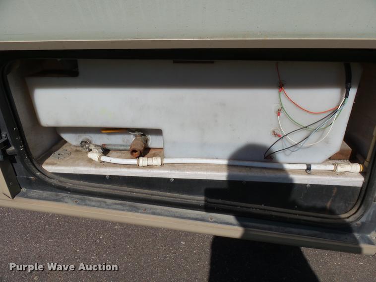 image for item DH9659 1999 Ford Fleetwood Bounder RV