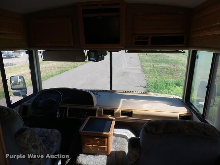image for item DH9659 1999 Ford Fleetwood Bounder RV