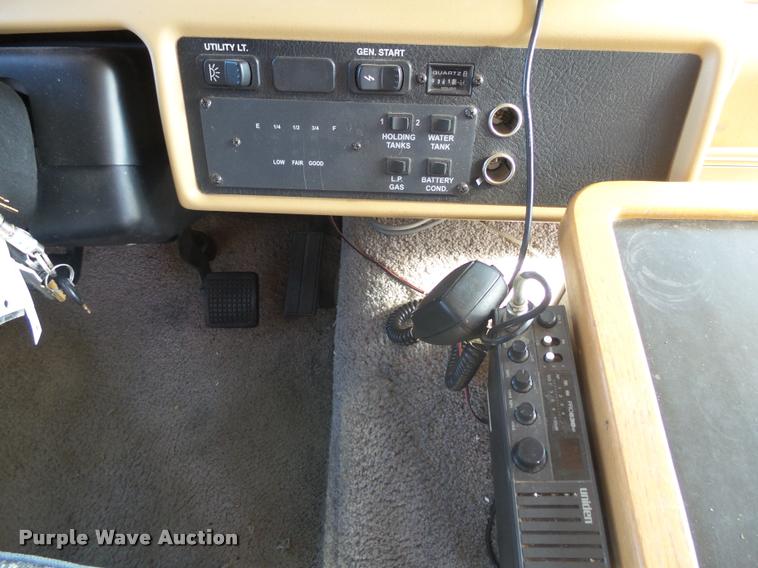 image for item DH9659 1999 Ford Fleetwood Bounder RV