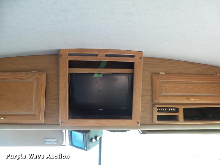 image for item DH9659 1999 Ford Fleetwood Bounder RV