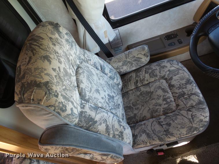 image for item DH9659 1999 Ford Fleetwood Bounder RV