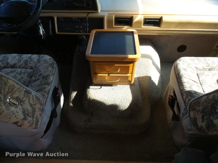 image for item DH9659 1999 Ford Fleetwood Bounder RV