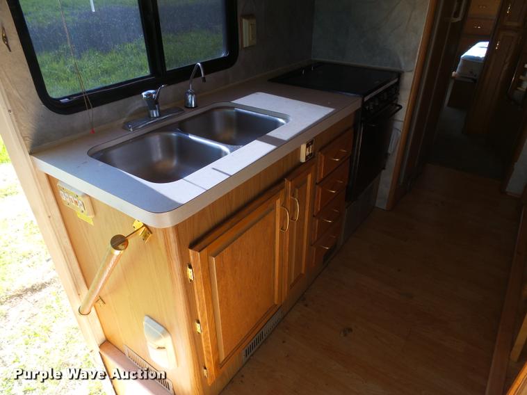 image for item DH9659 1999 Ford Fleetwood Bounder RV