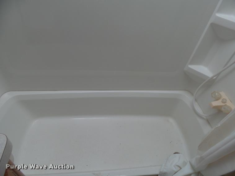 image for item DH9659 1999 Ford Fleetwood Bounder RV