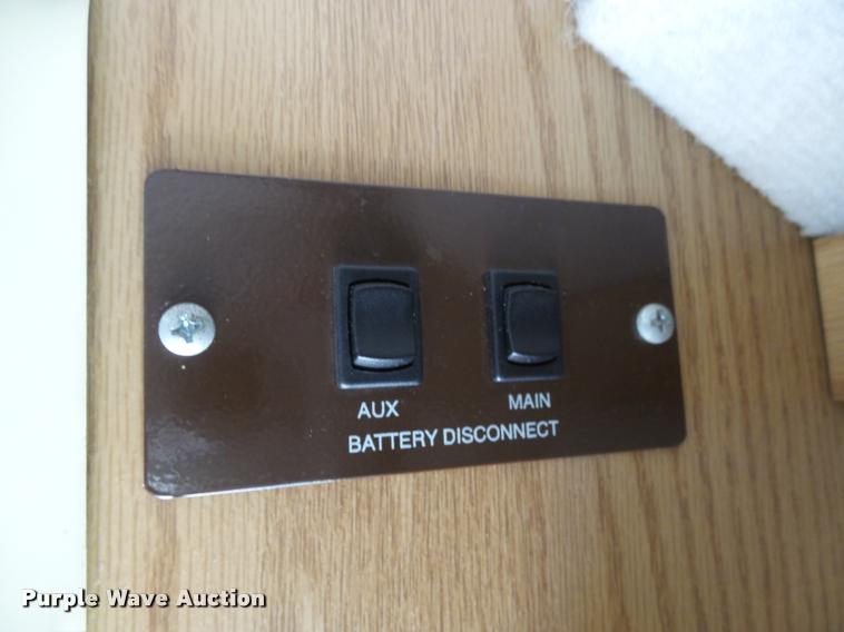 image for item DH9659 1999 Ford Fleetwood Bounder RV