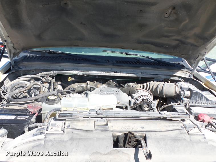 image for item DJ9535 2002 Ford F350 Super Duty flatbed pickup truck