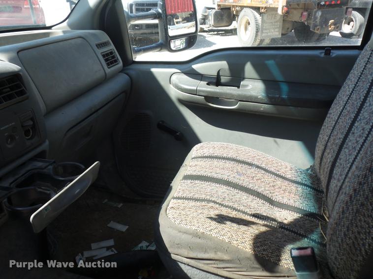 image for item DJ9535 2002 Ford F350 Super Duty flatbed pickup truck