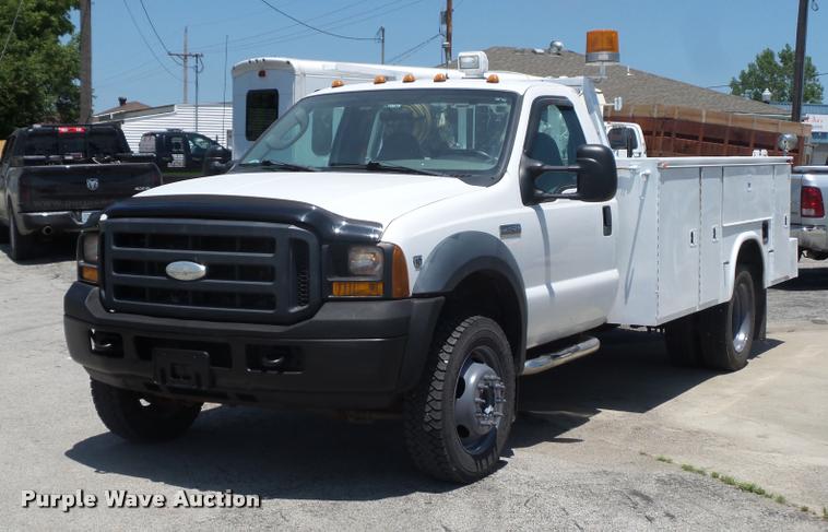 image for item DJ9543 2006 Ford F450 Super Duty service truck with crane