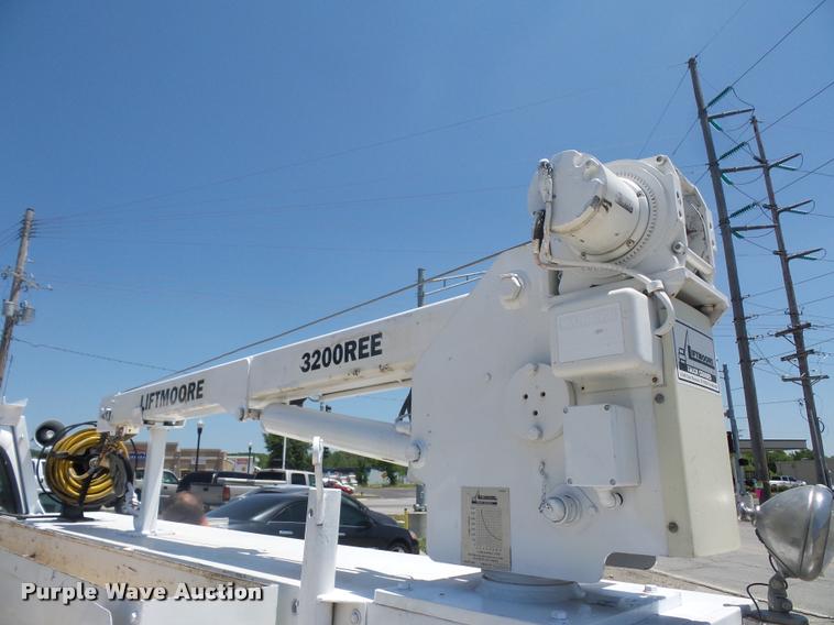 image for item DJ9543 2006 Ford F450 Super Duty service truck with crane