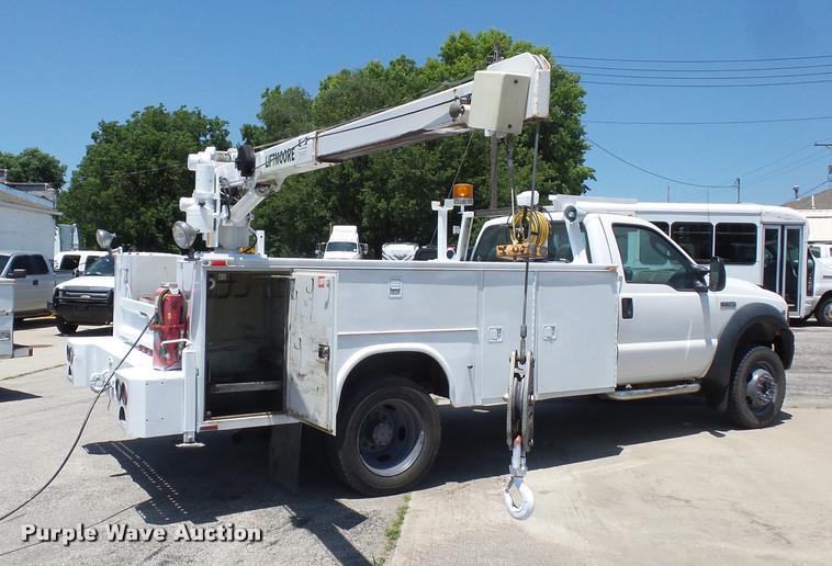 image for item DJ9543 2006 Ford F450 Super Duty service truck with crane