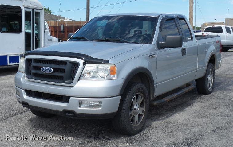 image for item DJ9582 2005 Ford F150 SuperCab pickup truck